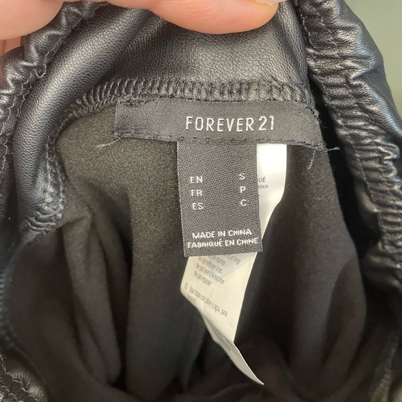 FOREVER 21 Highwaisted faux leather pants - Picture 2 of 3